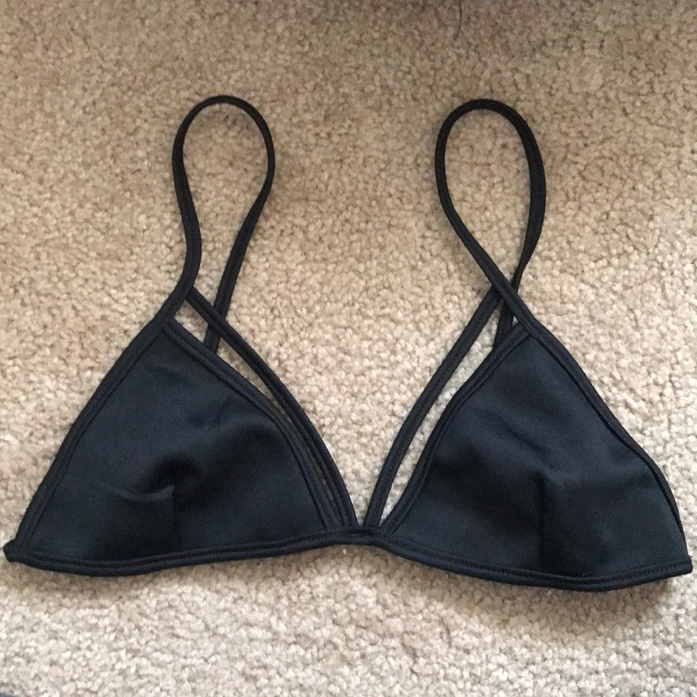 Front strap black bra
